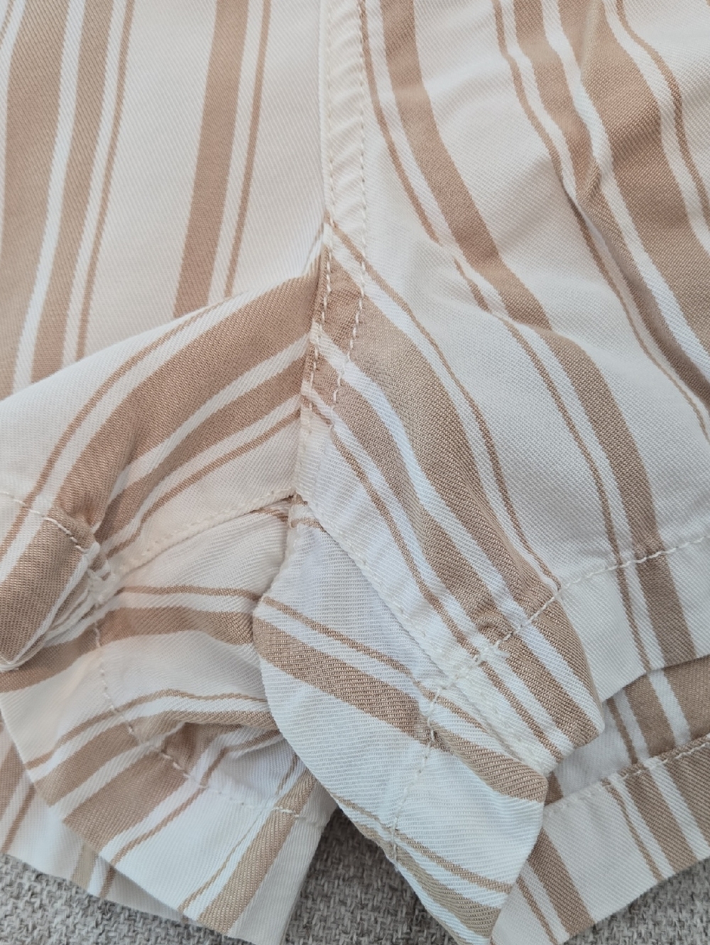 LOFT Cream and Tan Striped Pull-on Shorts - Picture 3 of 9